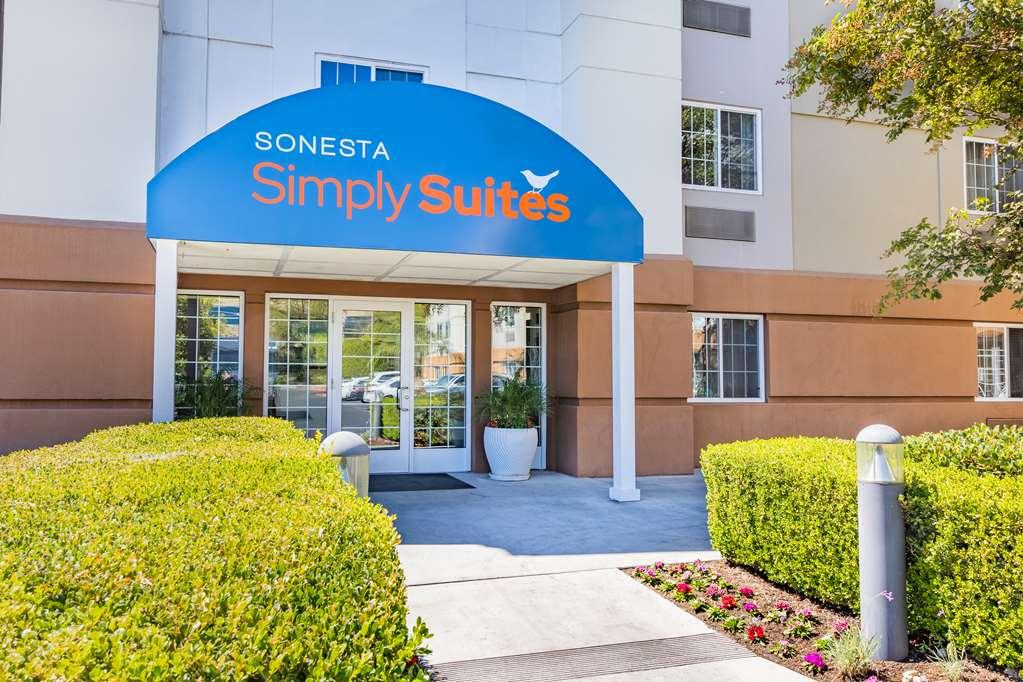 Sonesta Simply Suites Arlington Exterior photo